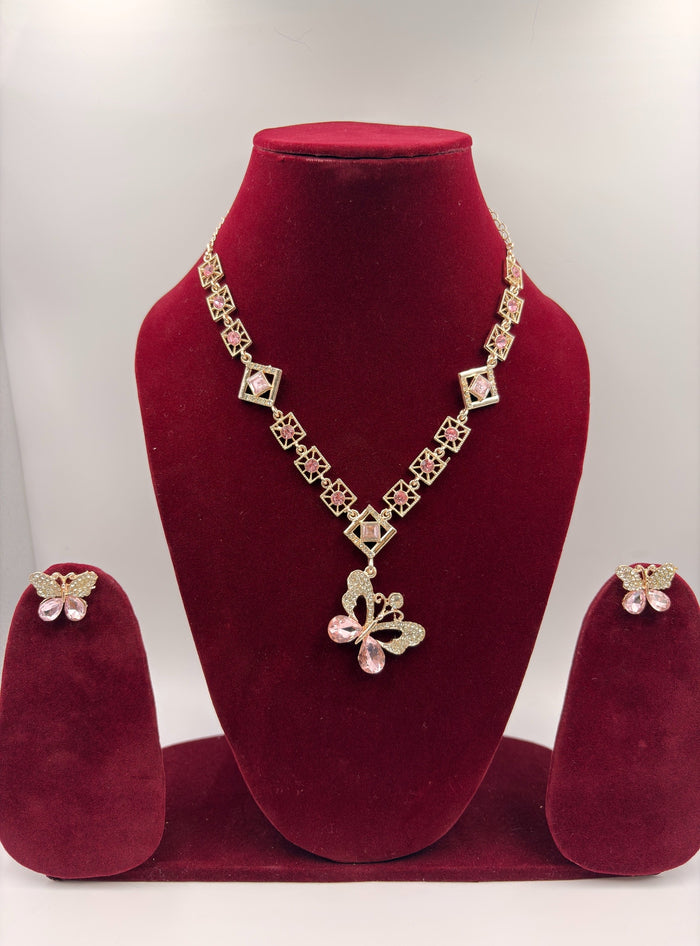 Designer Gold Geometric Floral Pendant Fashion Jewellery Necklace Set