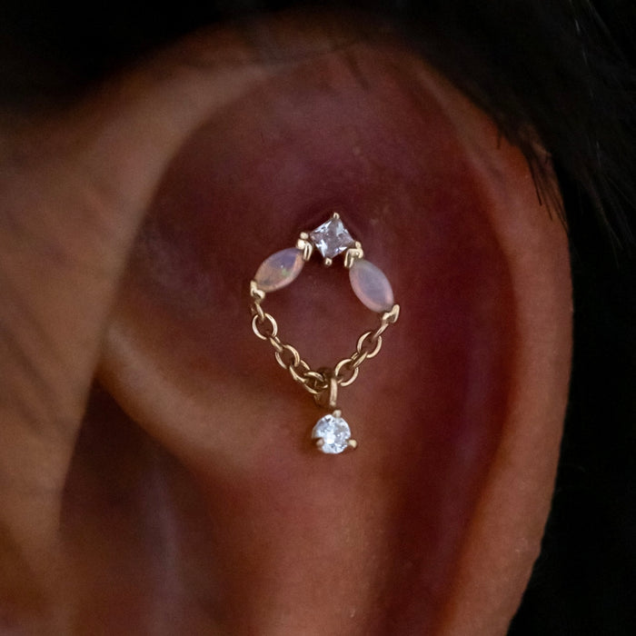Flat / Faux Rook Piercing